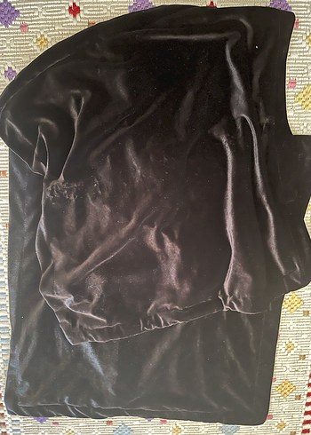 Siyah Kadife Yastık Kılıfı - Görsel 2