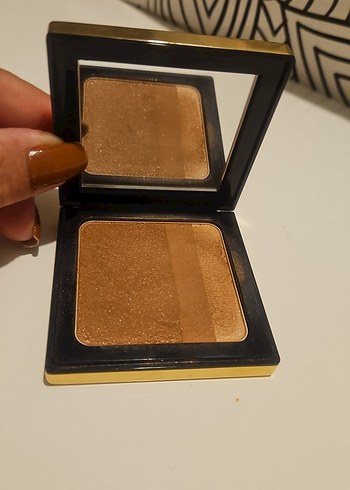 Bobbi Brown Parlak Bej Allık