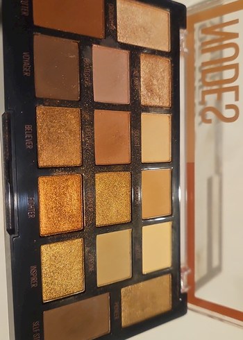 Maybelline Bej Tonlarında Koyu Göz Farı Paleti