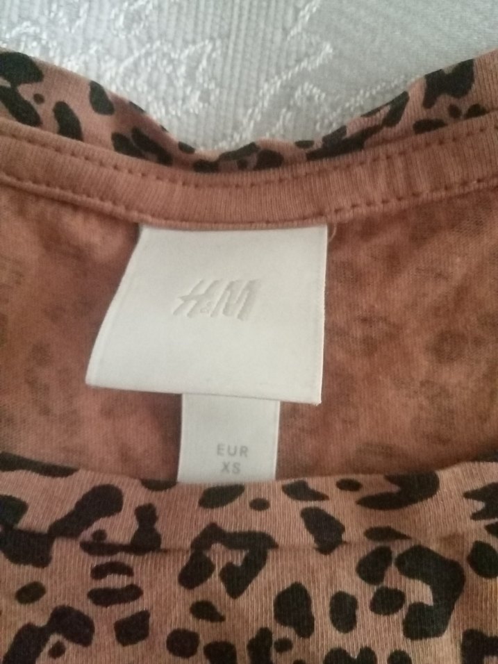 Kız Çocuk Kahverengi Leopar Desenli Tişört - Görsel 3