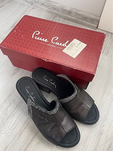 38 Beden siyah Renk Pierre Cardin Terlik