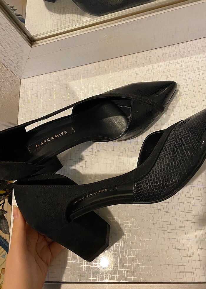 Siyah topuklu ayakkabı - Görsel 3