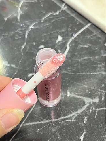 Revolution Revolution ruj gloss