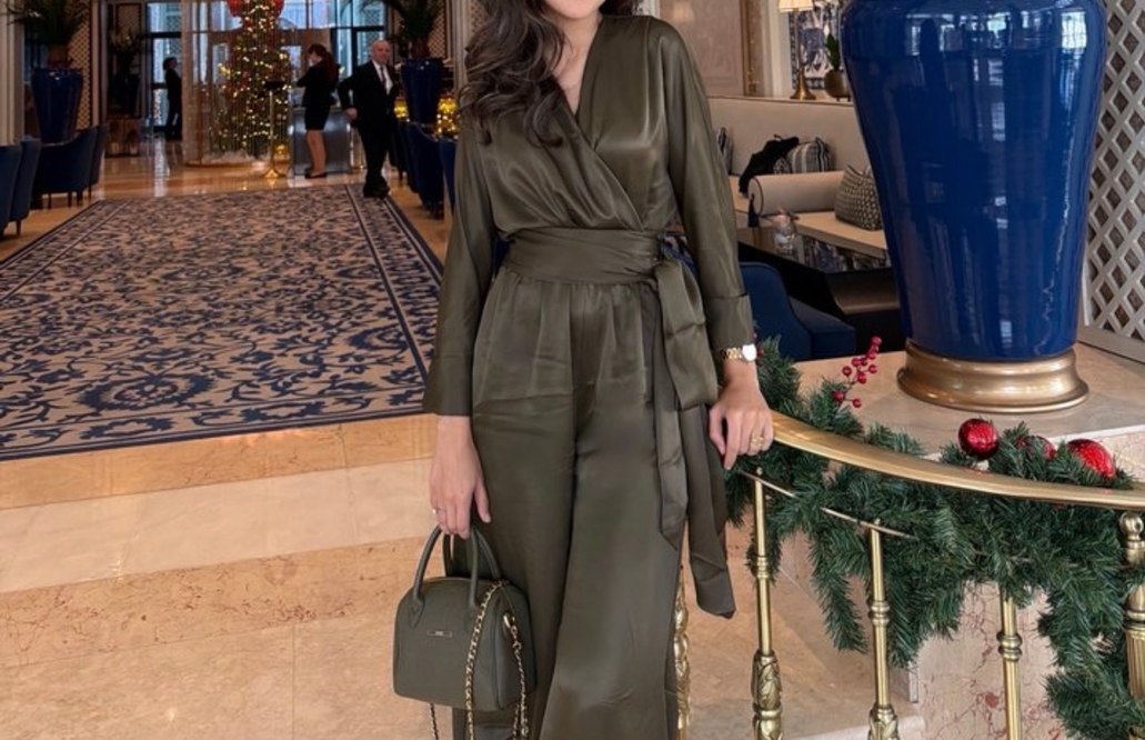 Uzun Parlak Haki Kadın Tulum - Görsel 3