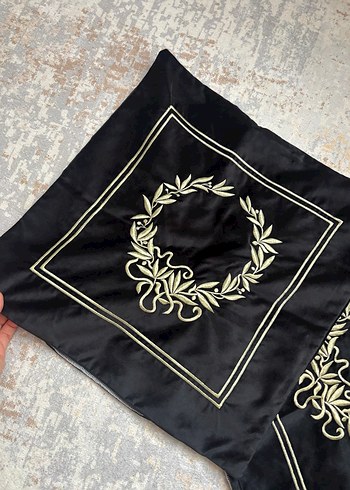 Nakışlı Siyah Dekoratif Yastık Kılıfı - Görsel 2