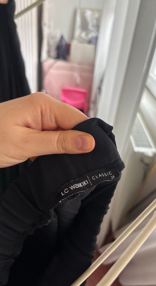 Kadın Siyah Piliseli Etek - Görsel 2