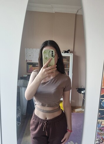 KAHVERENGİ TEK OMUZLU CROP BLUZ