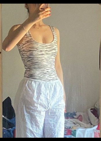 Zebra Desenli Beyaz Keten Atlet