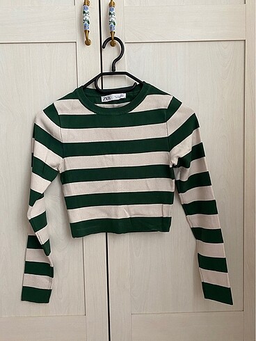 Zara triko crop ust