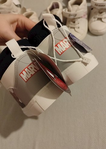 Örümcek Adam Baskılı Beyaz Erkek Çocuk Spor Ayakkabı LC Waikiki - Görsel 3