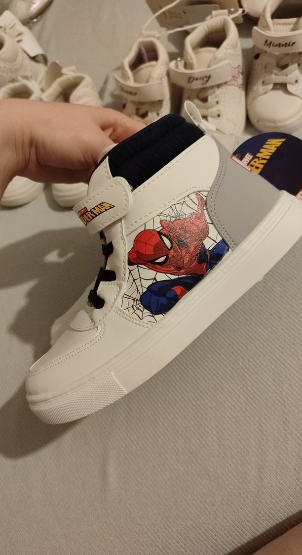 Örümcek Adam Baskılı Beyaz Erkek Çocuk Spor Ayakkabı LC Waikiki - Görsel 2