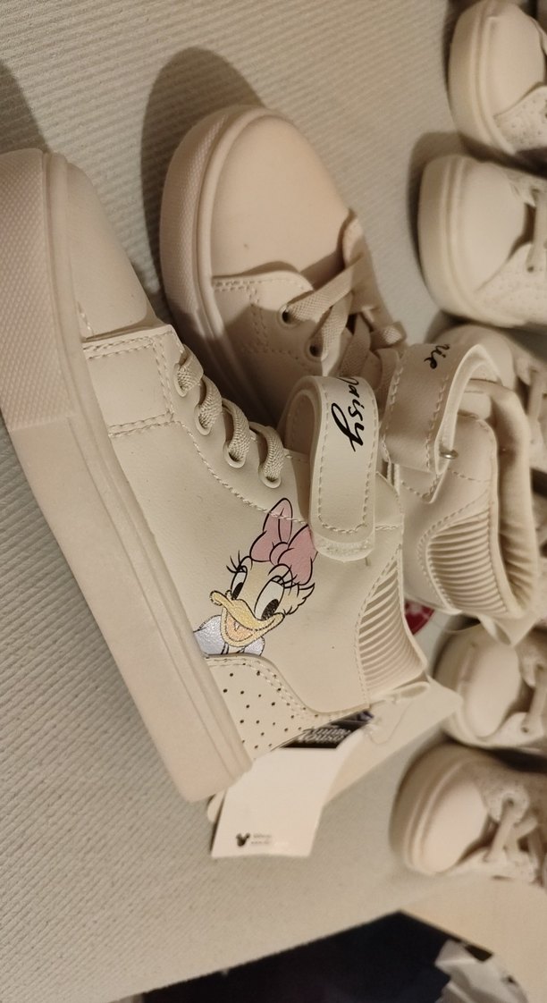 Beyaz Minnie Baskılı Kız Spor Ayakkabı LC Waikiki - Görsel 2