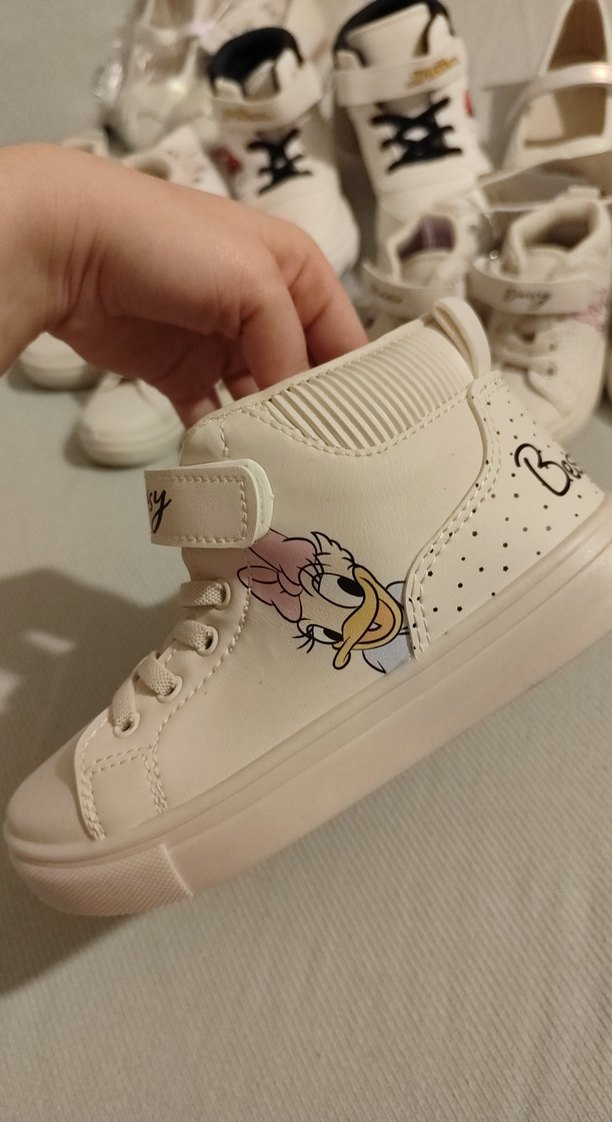 Minnie Baskılı Beyaz Kız Çocuk Spor Ayakkabı LC Waikiki - Görsel 3