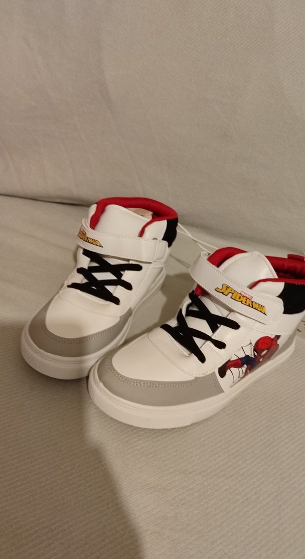 Beyaz Renkli Erkek Çocuk Spiderman Spor Ayakkabı LC Waikiki - Görsel 2