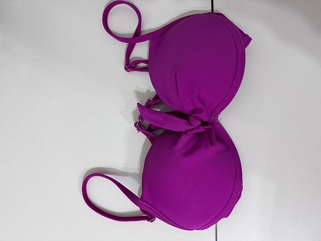 Penti bikini üstü