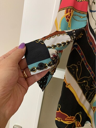 m Beden yeşil Renk Zara model şal desen saten gömlek