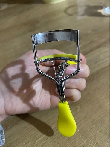 Kirpik Kıvırıcı