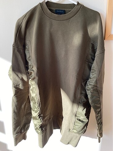 Network sweatshirt