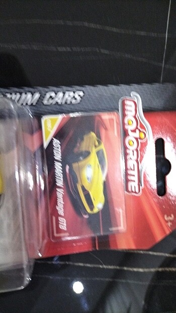 Beden Majorette Aston Martin vantage