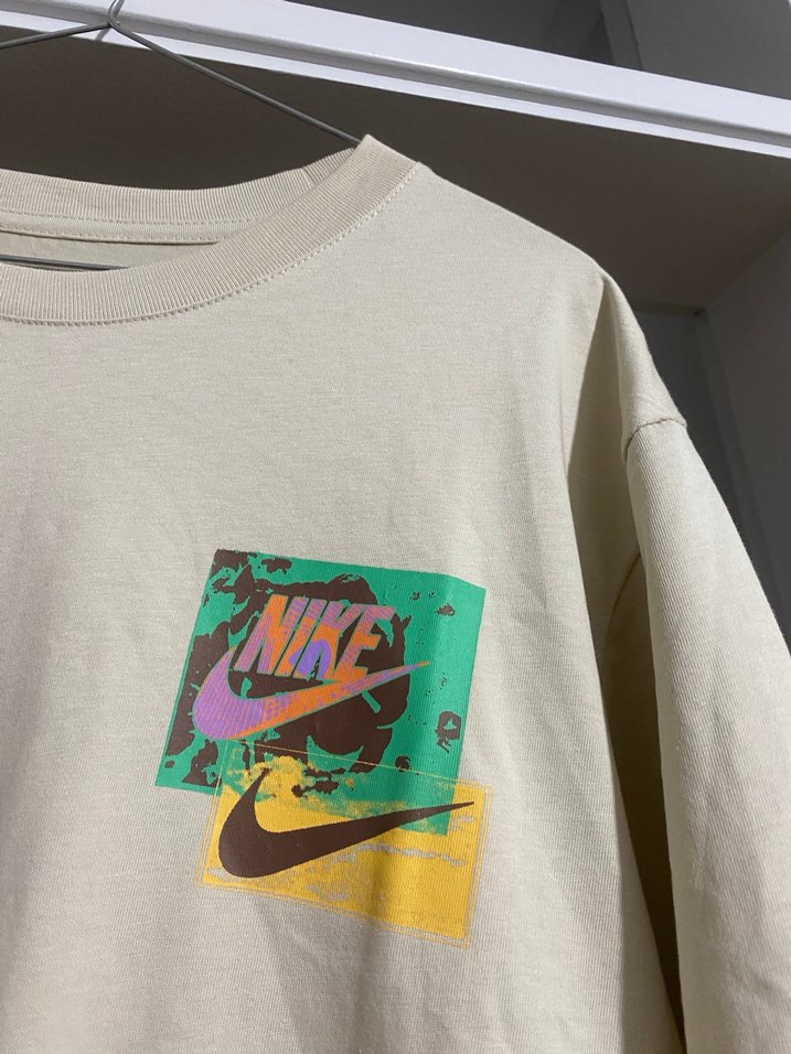 Krem Rengi Nike unisex  Tişört - Görsel 3