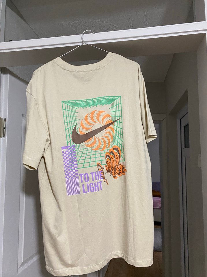 Krem Rengi Nike unisex  Tişört - Görsel 4