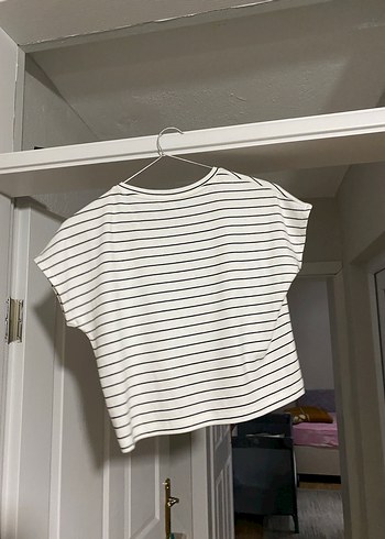 Çizgili Kısa Kollu Crop - Görsel 3