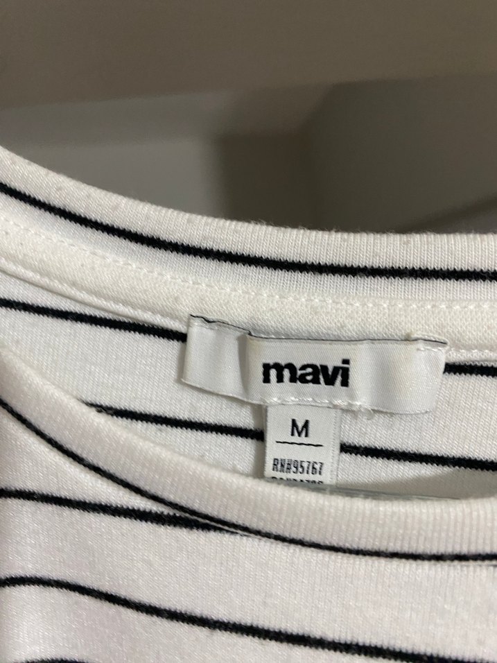 Çizgili Kısa Kollu Crop - Görsel 2