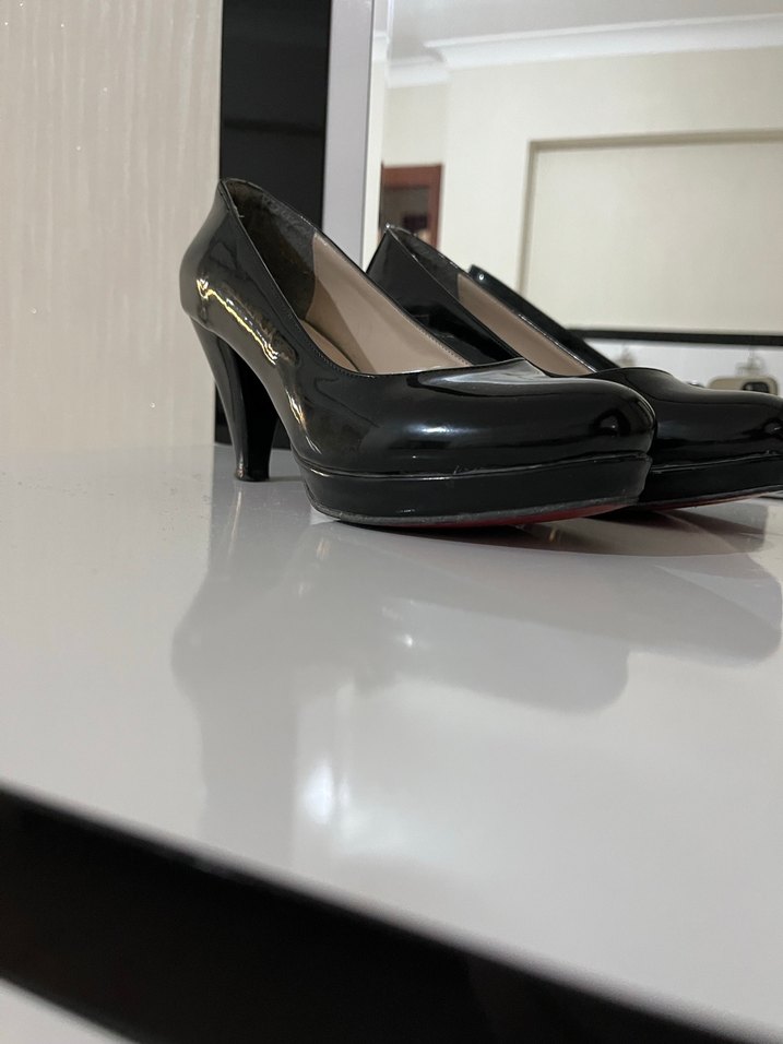 Siyah Parlak Rugan Stiletto Topuklu Kadın Ayakkabı - Görsel 2