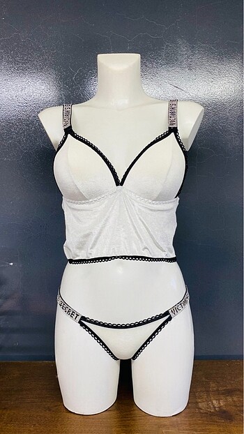 Victoria?s Secret Takım Kadife Detaylı