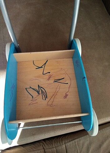 IKEA yürüme yardımcısı
