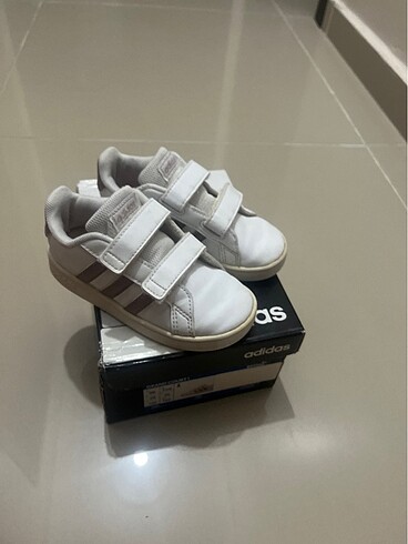 Orjinal Adidas spor ayakkabı