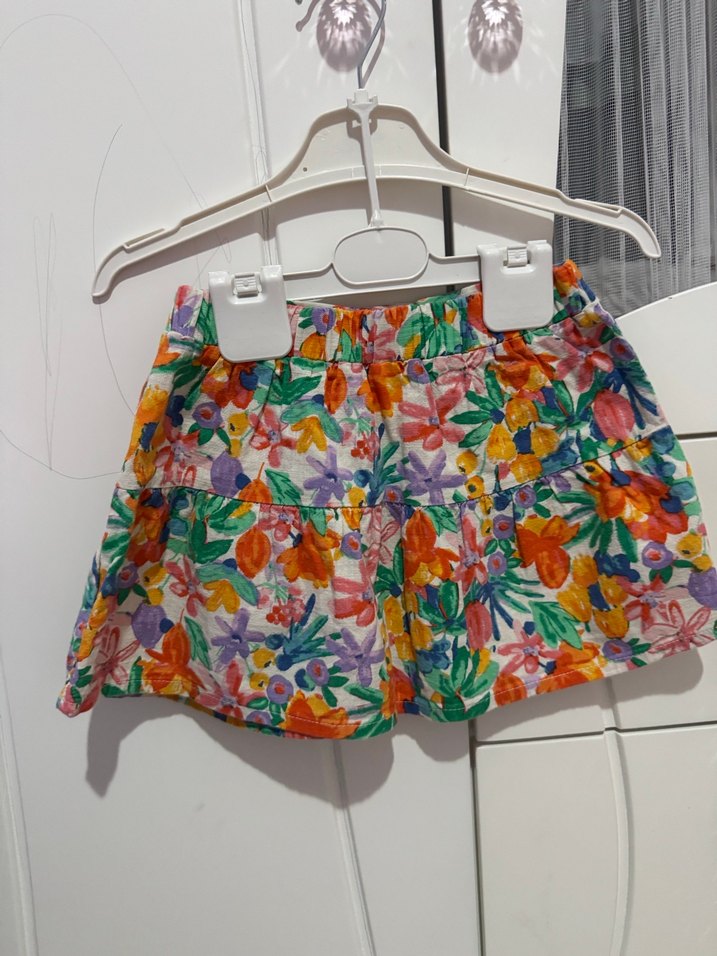 Çiçek Desenli Düğmeli Kız Eteği - Görsel 2