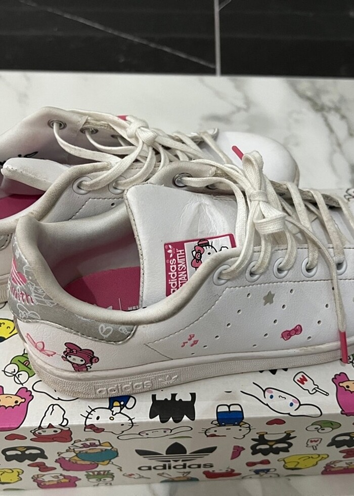 ADİDAS ORİGİNALS X HELLO KİTTY AND FRİENDS STAN SMİTH - Görsel 3