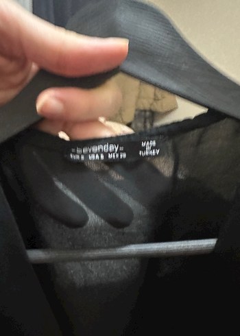 Düğmeli V Yaka Siyah Kadın Bluz - Görsel 6