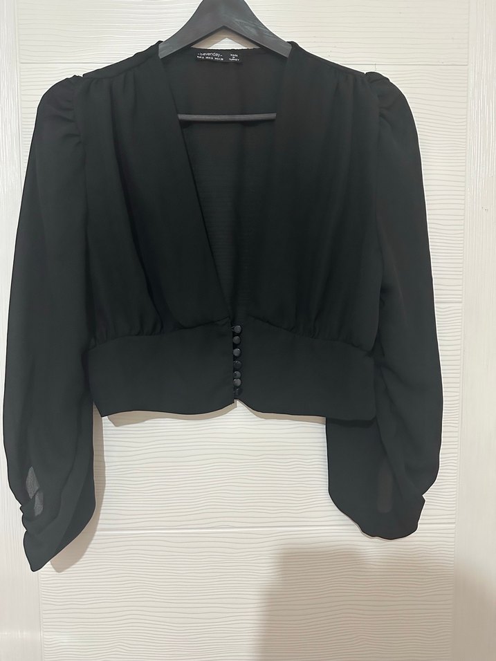 Düğmeli V Yaka Siyah Kadın Bluz - Görsel 4