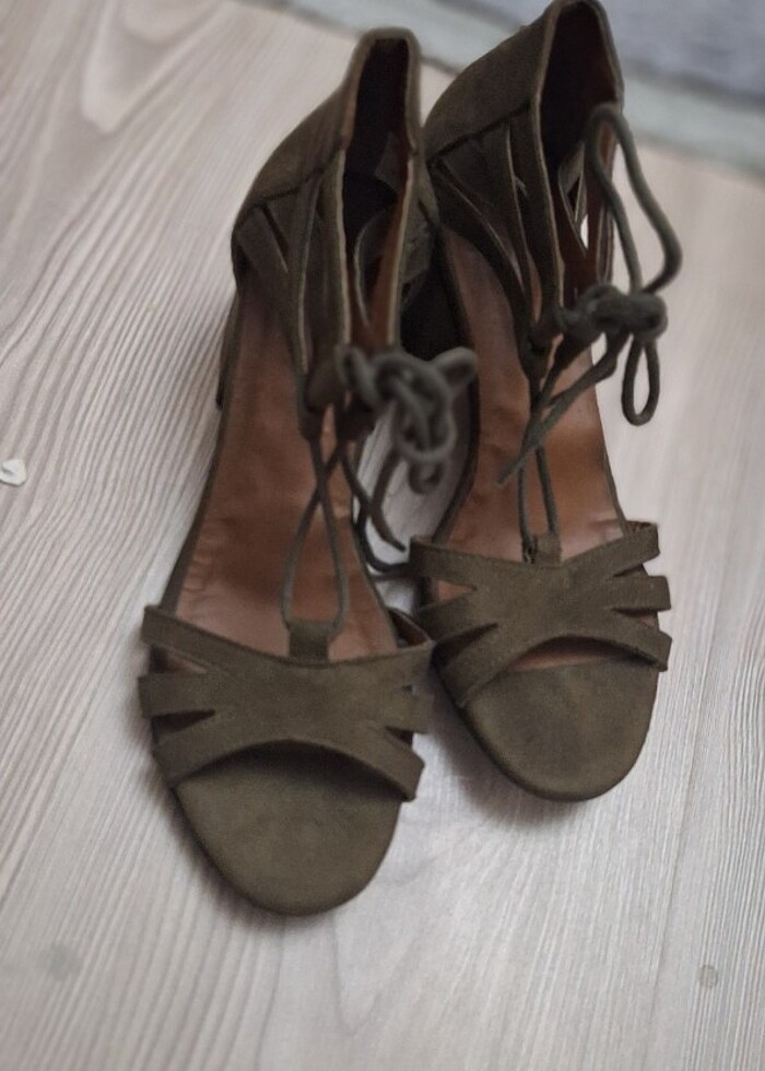 Topuklu iplikli - Görsel 3