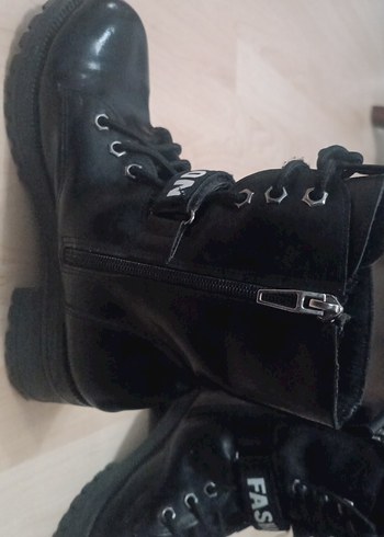 Kadın Siyah Deri Bot - Görsel 3