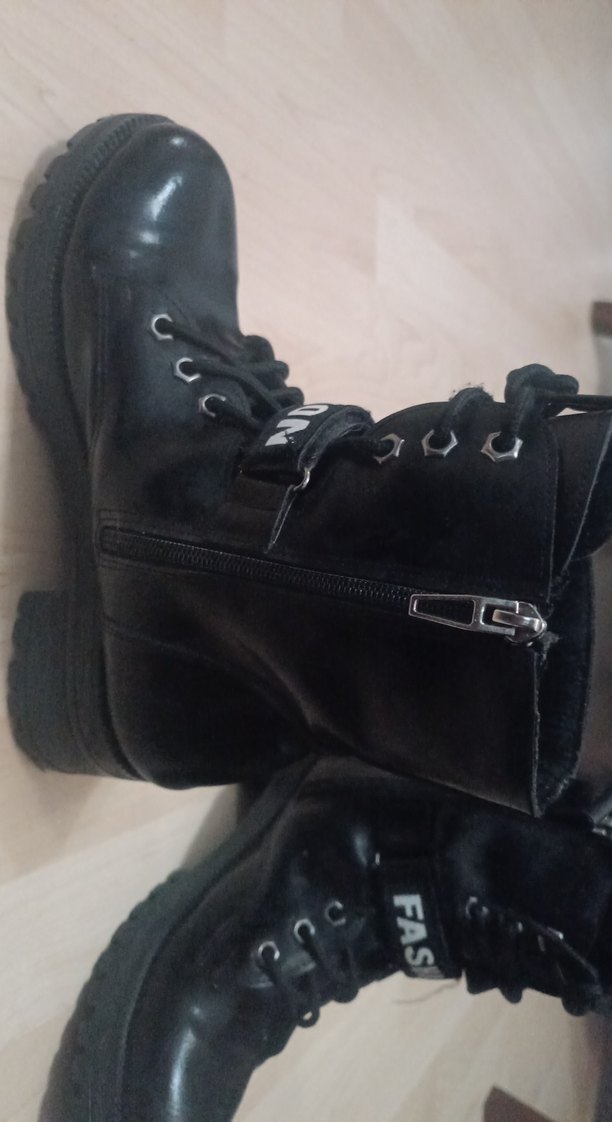 Kadın Siyah Deri Bot - Görsel 3