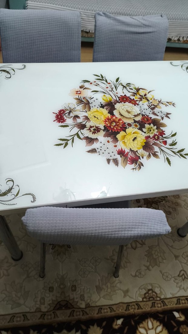 Beyaz Çiçek Desenli Masa - Görsel 2