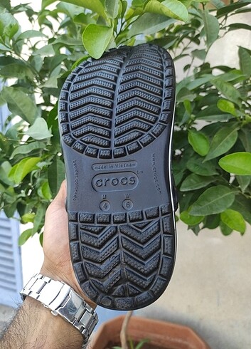 Crocs Yandan yazılı crocs terlik 