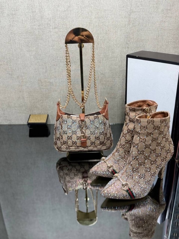 Parlak Siyah Yılan Desenli Taşlı Topuklu Bot - Görsel 5