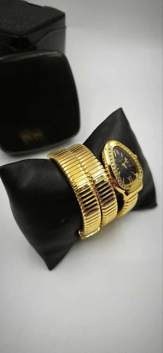 Klasik Zarafet Altın Renk Bilezikli Kadın Saat - Görsel 2