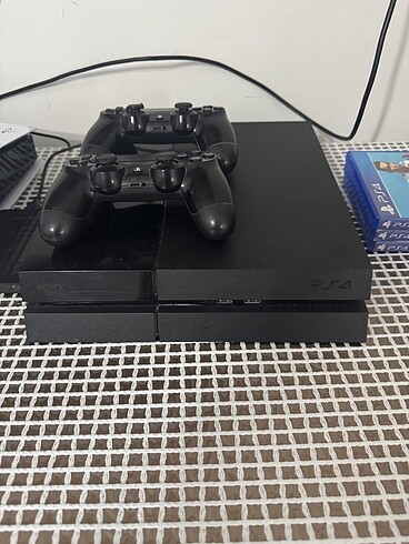 PS4 FAT KASA 500 GB + 2 KOL + 3 OYUN