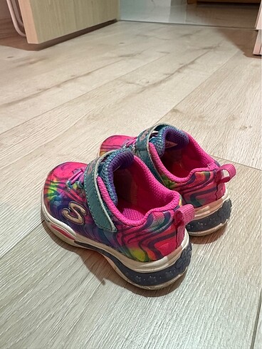 22 Beden Skechers spor ayakkabi