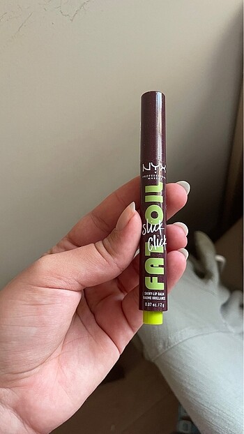 NYX nyx slick click gloss trending topic 12 numara