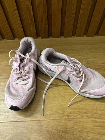 Nike Pembe Nike ayakkabı