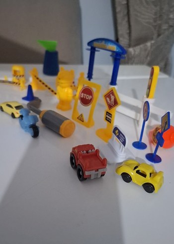 Renkli Sarı Oyuncak Araba ve Trafik Seti - Görsel 3