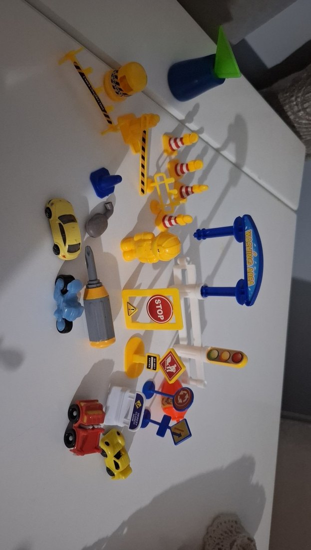 Renkli Sarı Oyuncak Araba ve Trafik Seti - Görsel 2