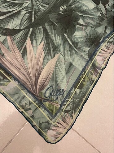 Guess Guess eşarp