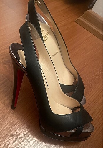 Louboutin ayakkabı